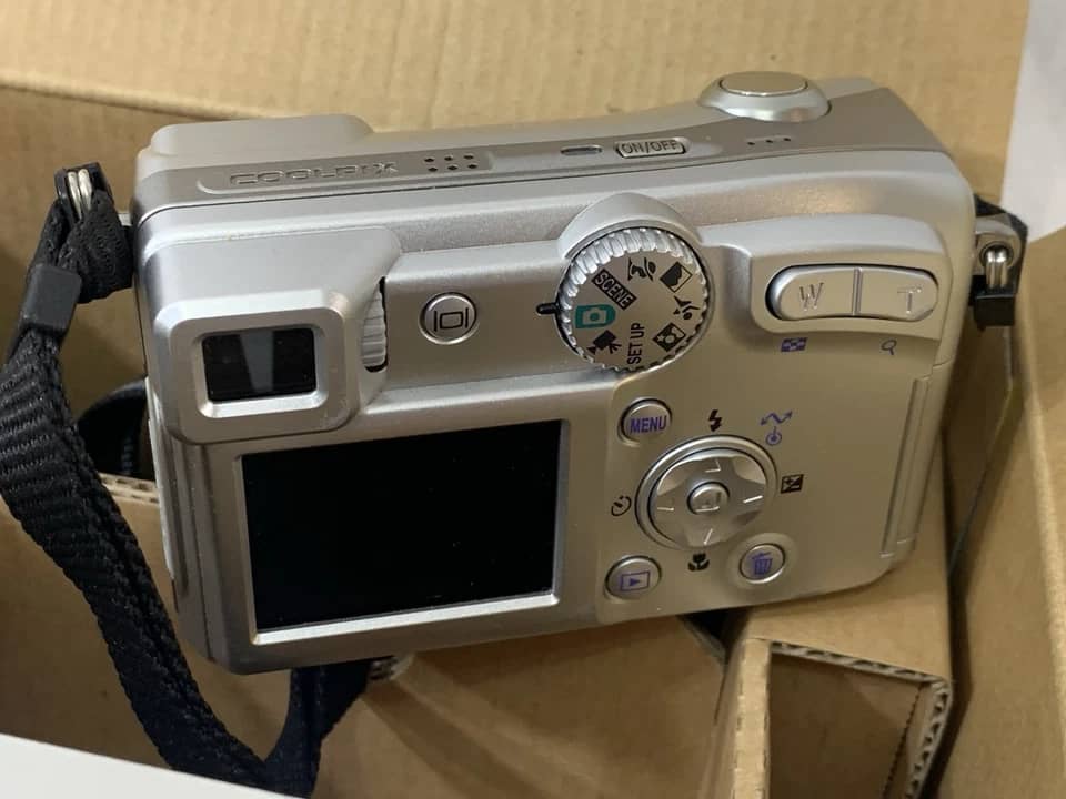 Nikon COOLPIX 4800 Digital Cameras Gray New Body Only