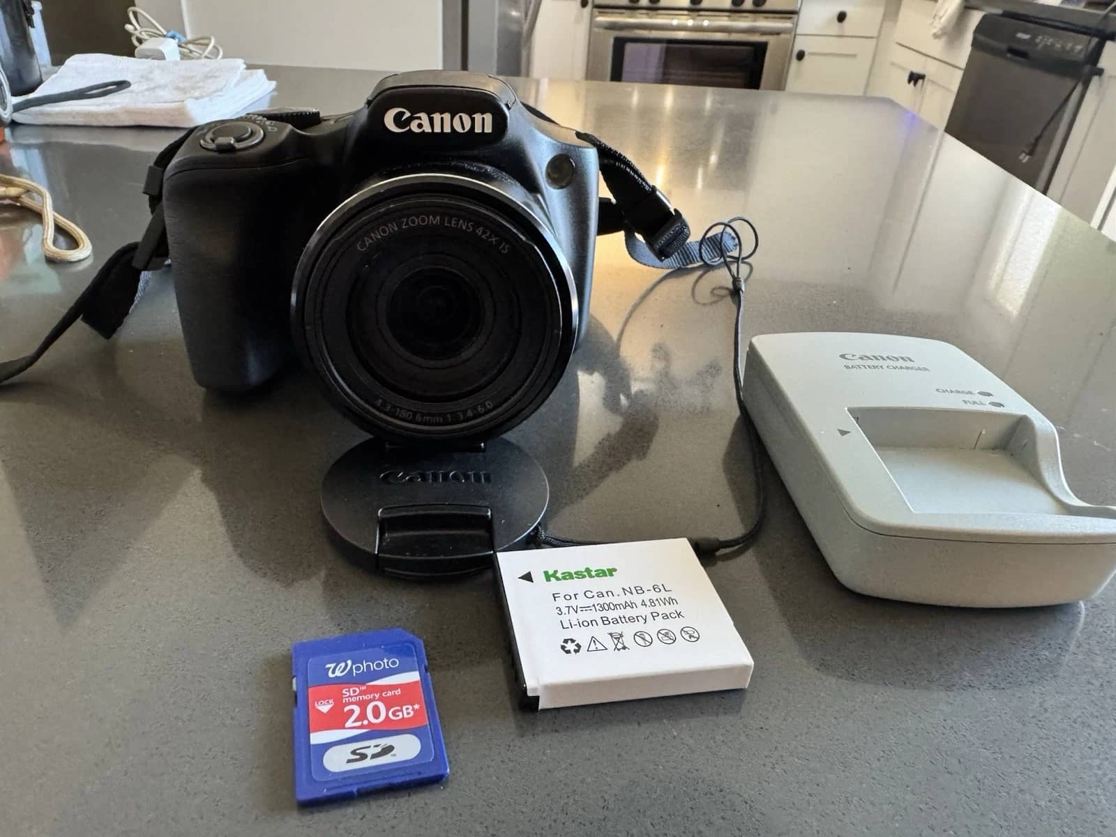 Canon Canon PowerShot SX520 HS Digital Cameras Black Open-Box Excellent