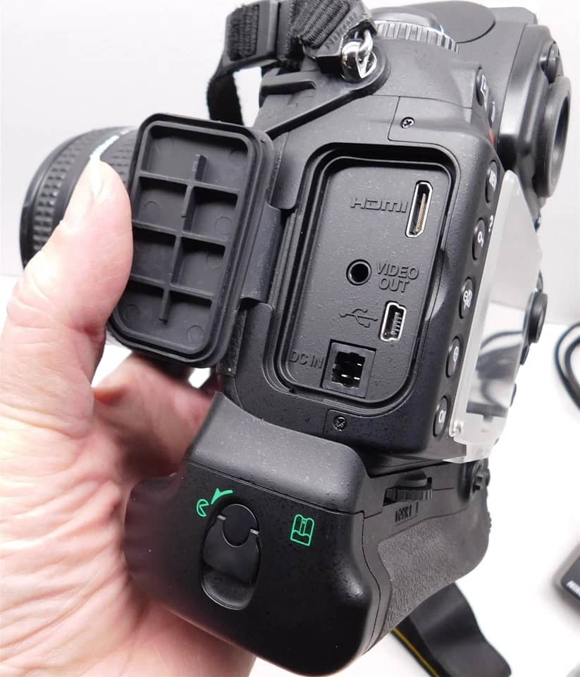 Nikon D700 Digital Cameras Black New Body Only