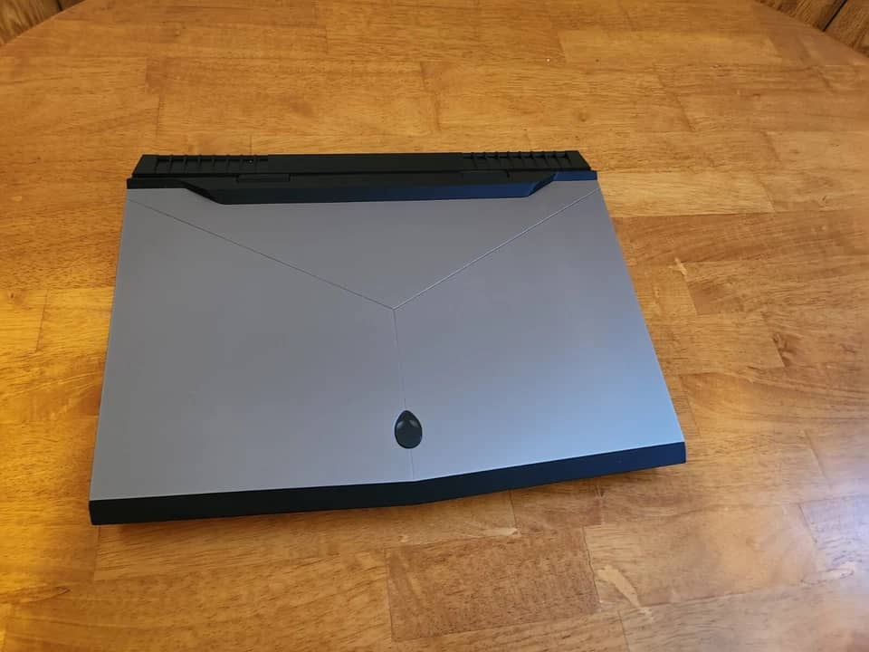 Dell Alienware m17 R4 Computers