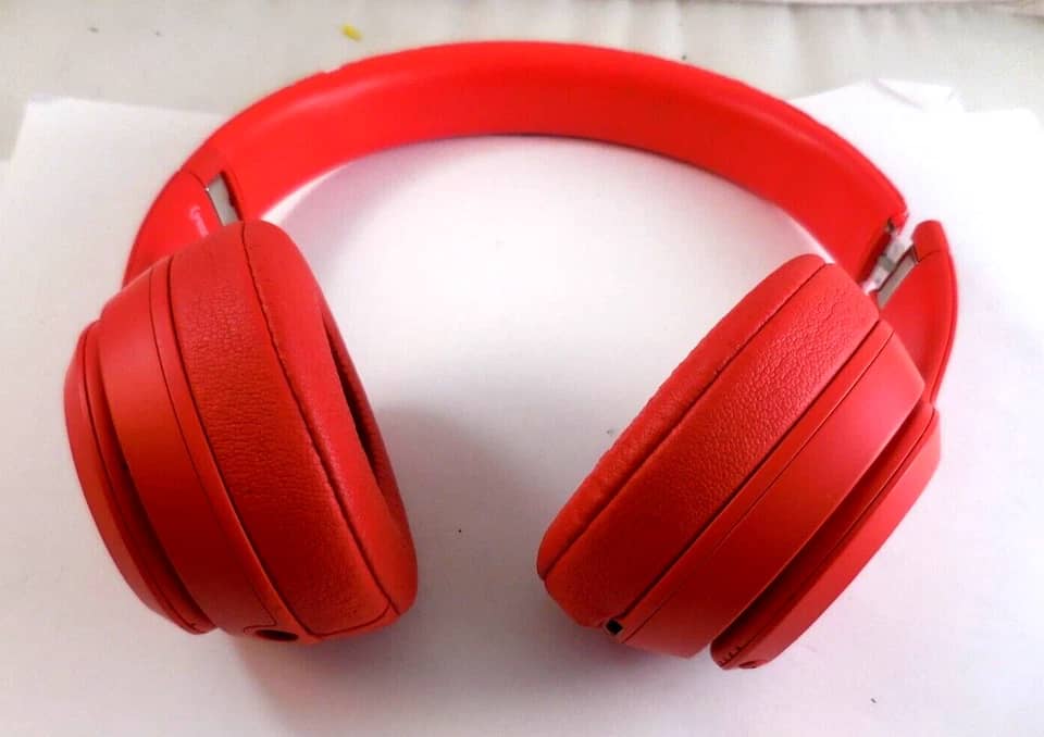 Apple Solo 3 Wireless Headphones & Earbuds 