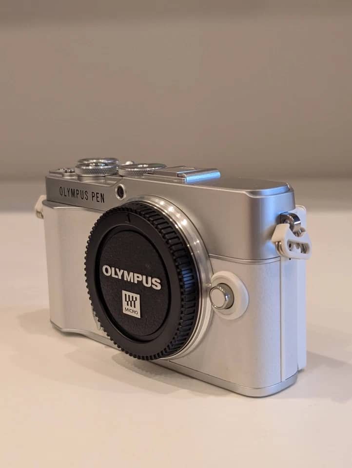 Olympus PEN E-P7 Digital Cameras Silver Used - Good Body Only