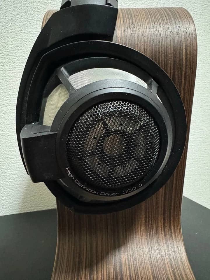 Sennheiser H800 Headphones & Earbuds 
