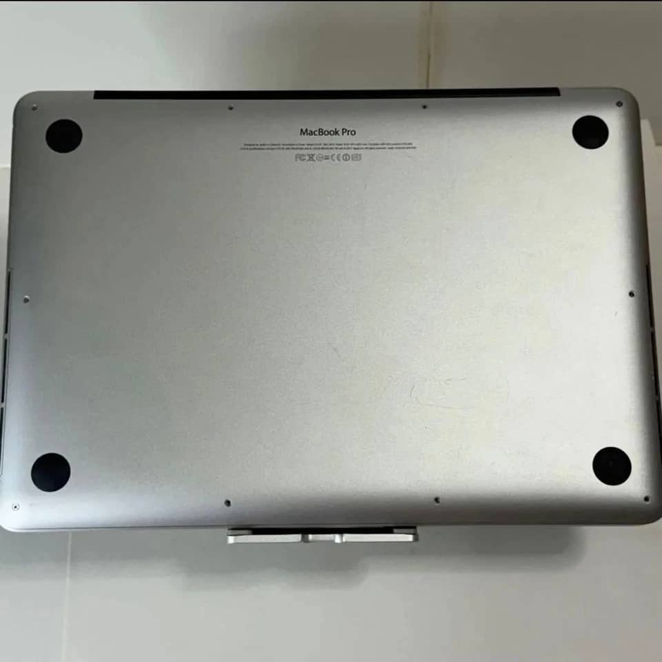 Apple MacBook Pro 13-inch 2020 Computers 4TB 16GB For parts or not working