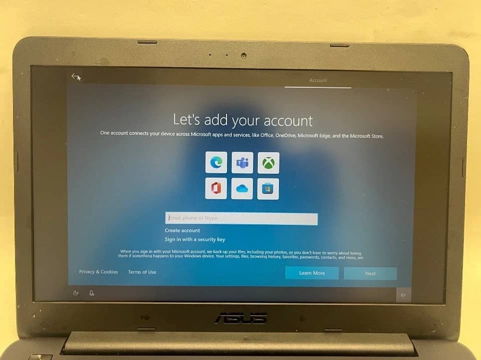 ASUS L402YA Computers New