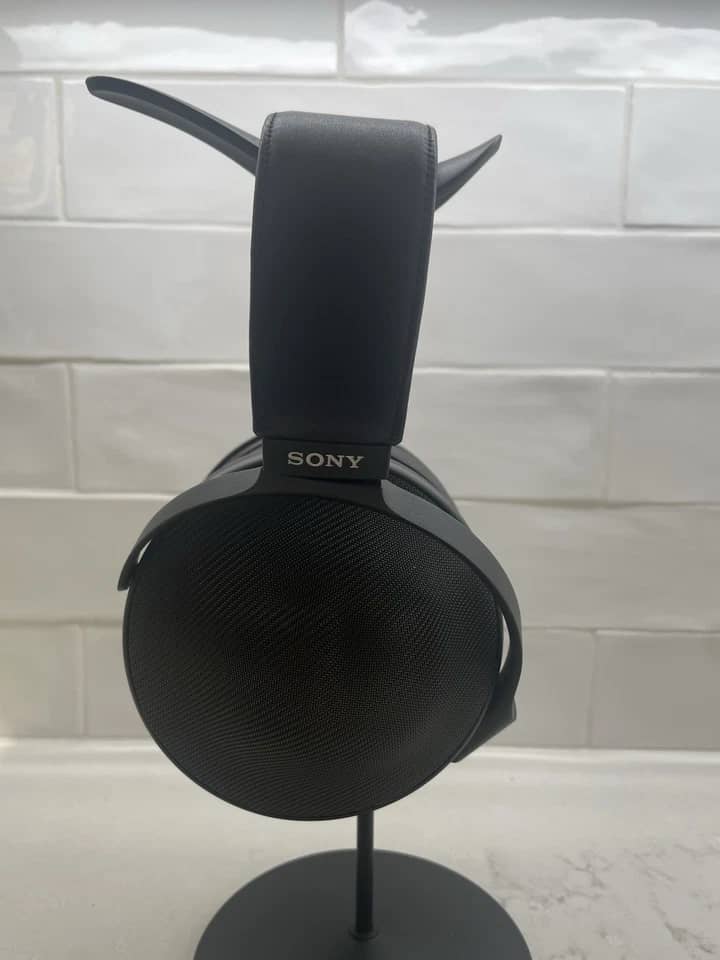 Sony MDR-Z1R Headphones & Earbuds Black New