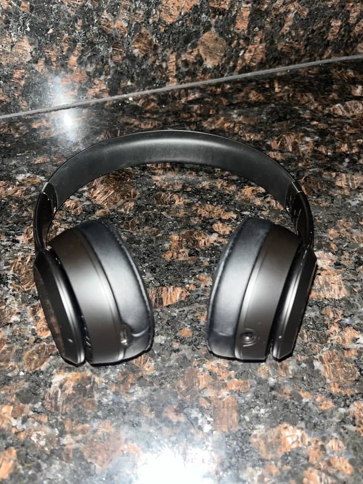 Beats Beats Solo 4 Headphones & Earbuds 