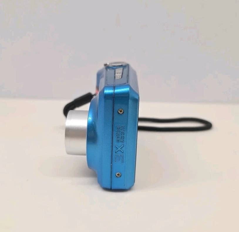 Kodak c143 Digital Cameras Blue New Body Only