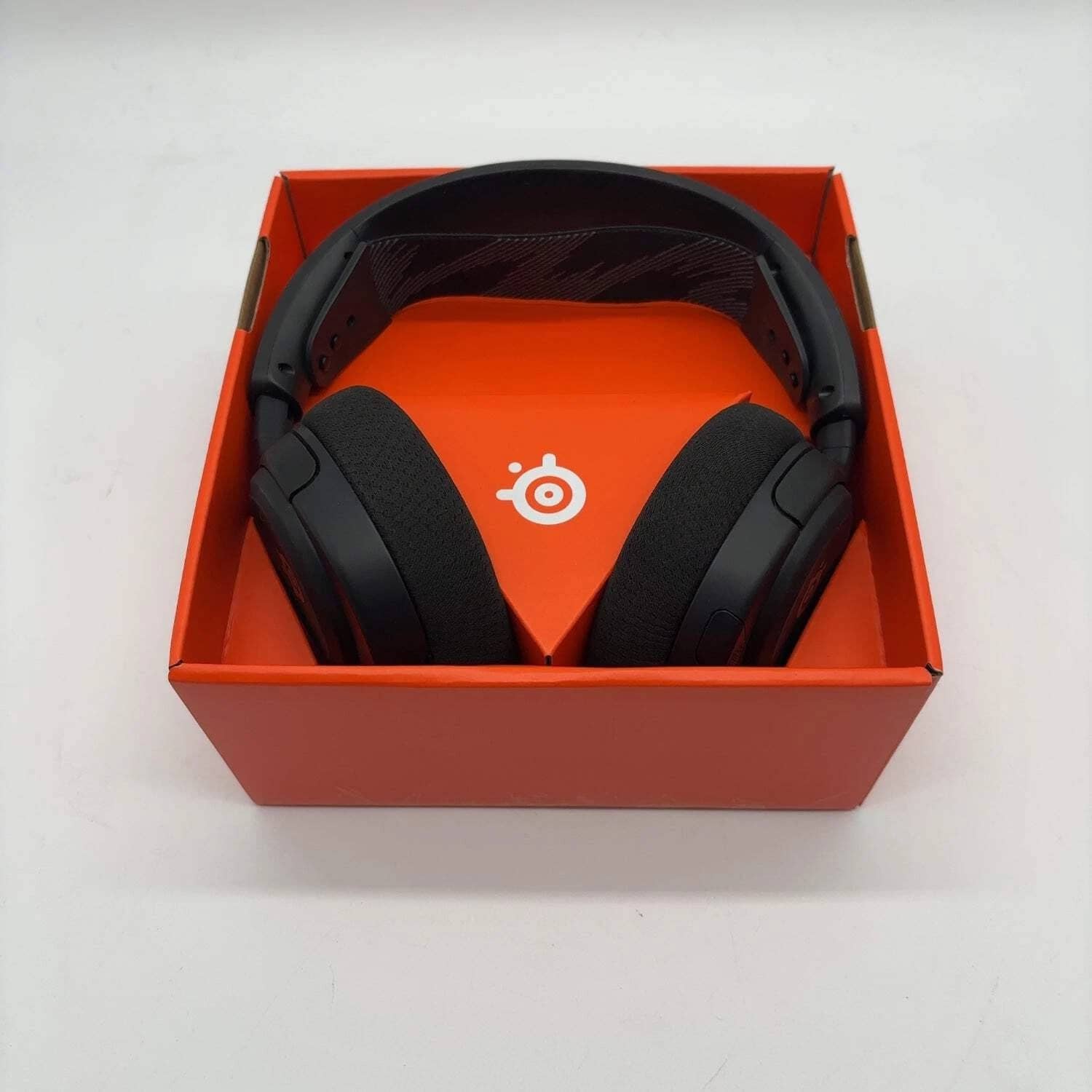 SteelSeries Arctis Nova 3 Headphones & Earbuds Purple New