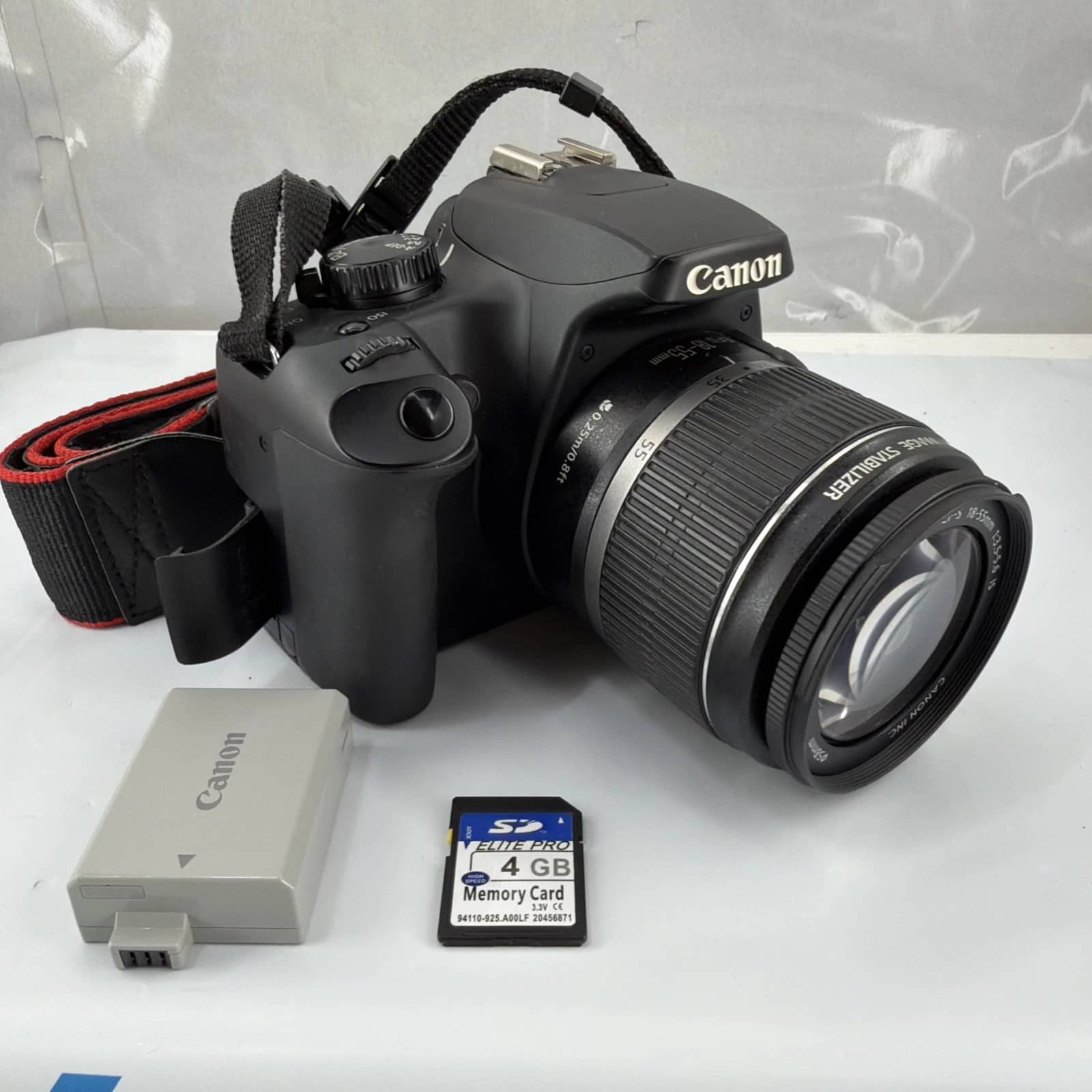 Canon DS126191 Digital Cameras Black Used - Good w/ 18-55mm Kit