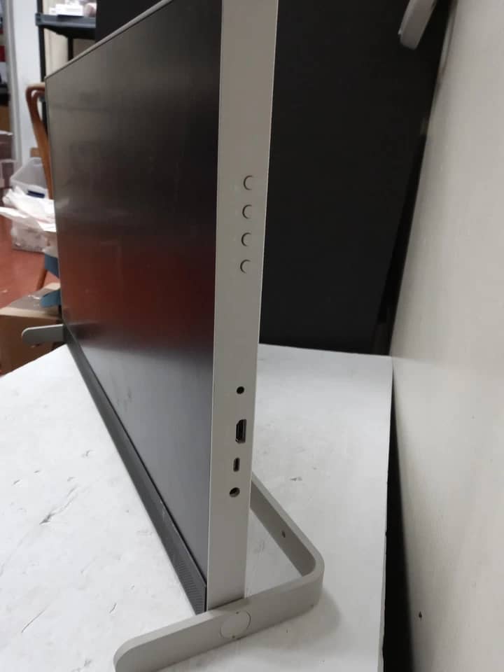 LG 27MQ70QC Monitors