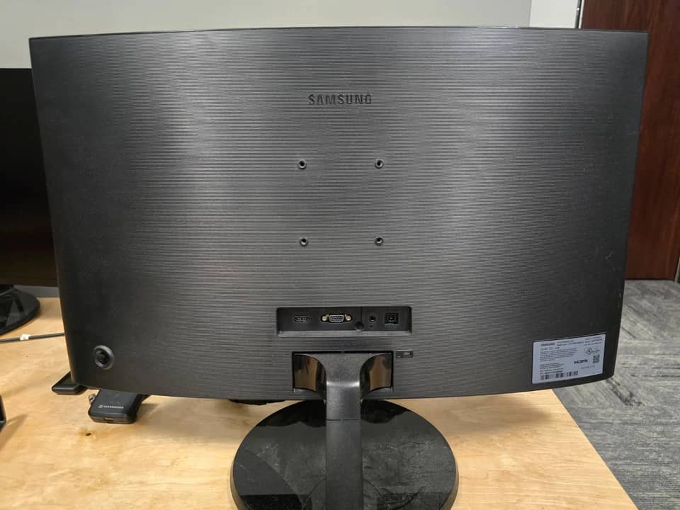 Samsung CF390 Monitors