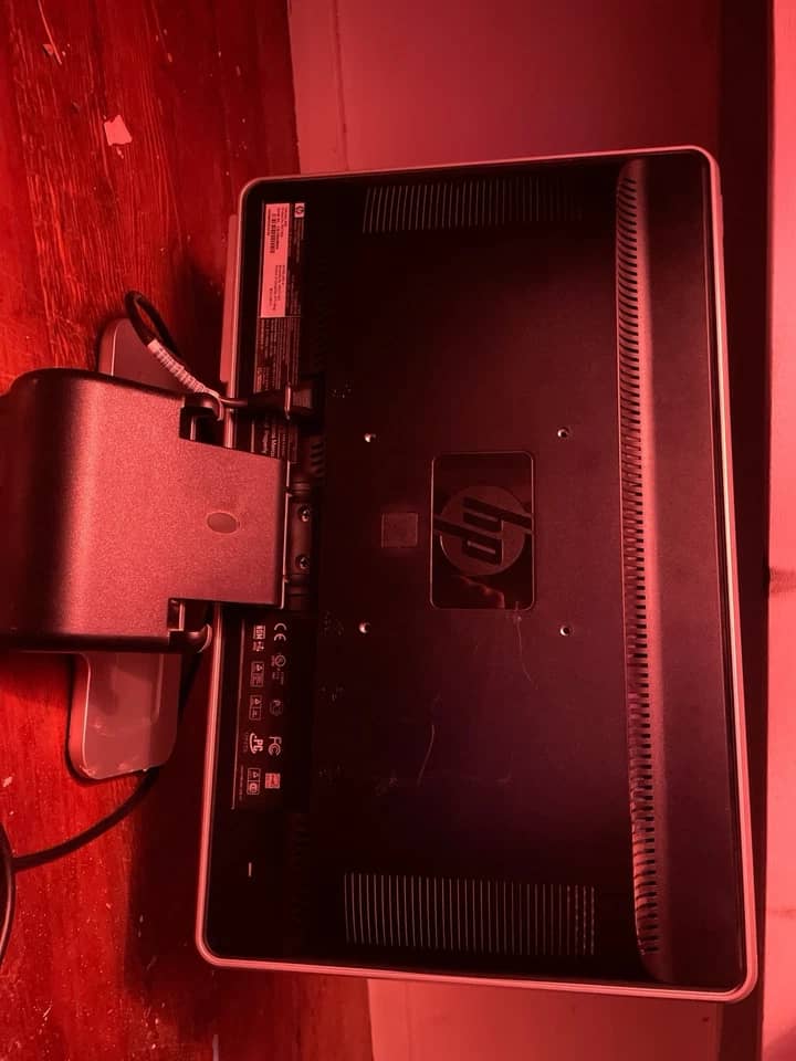 HP W1858 Monitors