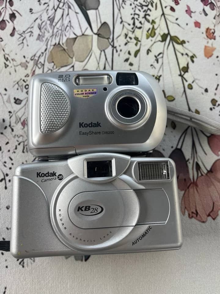 Kodak EasyShare CX6200 Digital Cameras Silver New Body Only