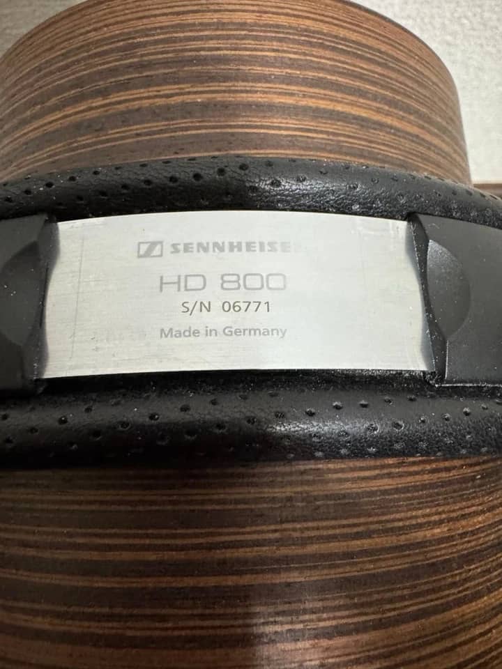 Sennheiser H800 Headphones & Earbuds 