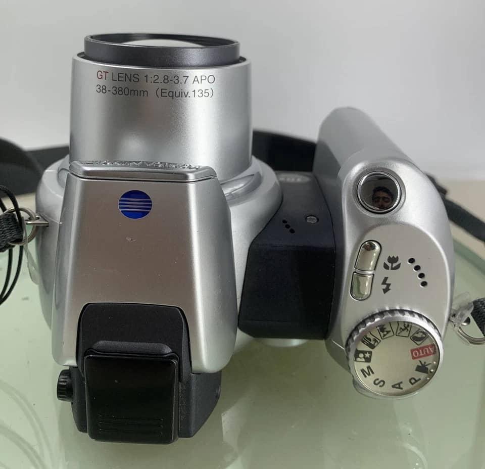 Minolta DiMAGE Z2 Digital Cameras Silver Used - Good