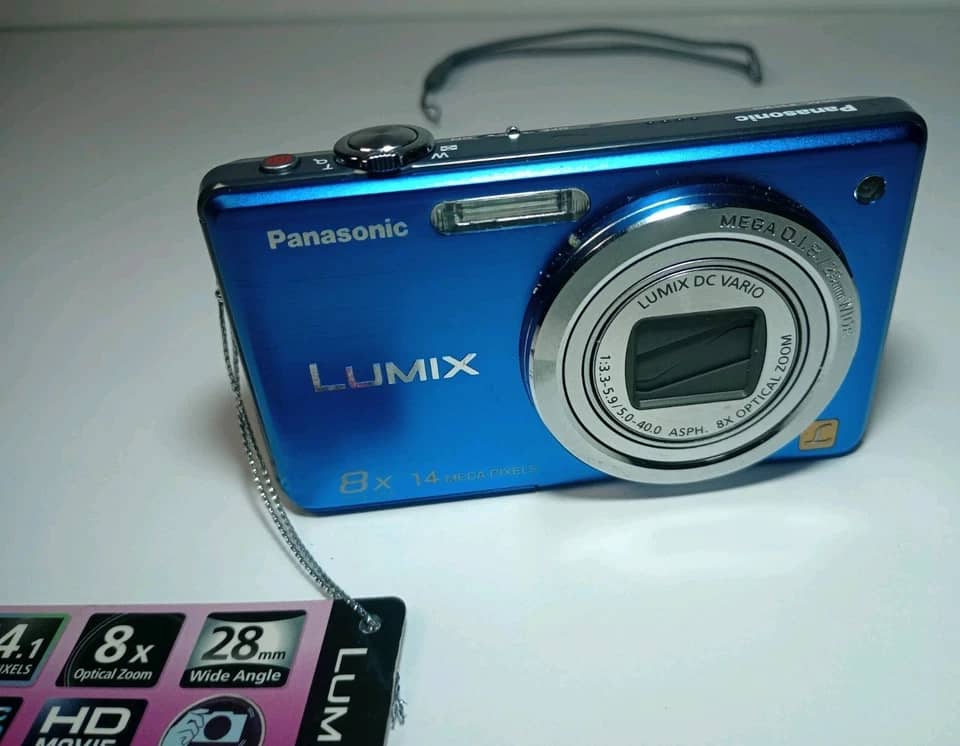 Panasonic LUMIX FH20 Digital Cameras Red New Body Only