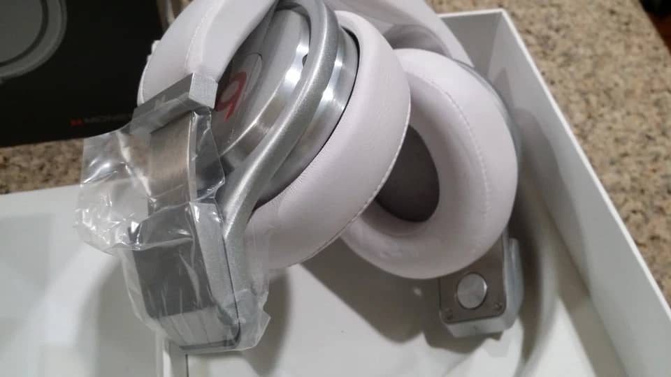 Beats by Dr. Dre Pro Headphones & Earbuds Black New
