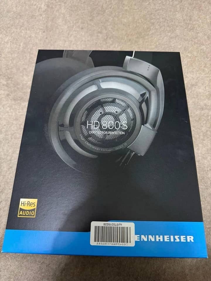 Sennheiser H800 Headphones & Earbuds 