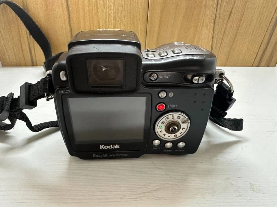 Kodak EasyShare DX7590 Digital Cameras Black Used - Good Body Only