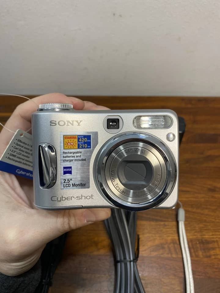 Sony Cyber-shot DSC-S90 Digital Cameras Silver New Body Only