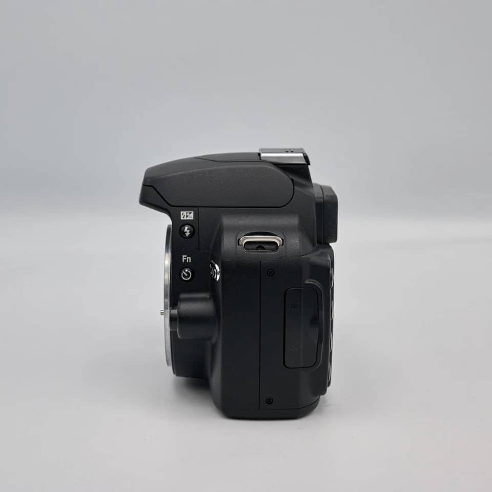 Nikon D40 Digital Cameras Black New Body Only
