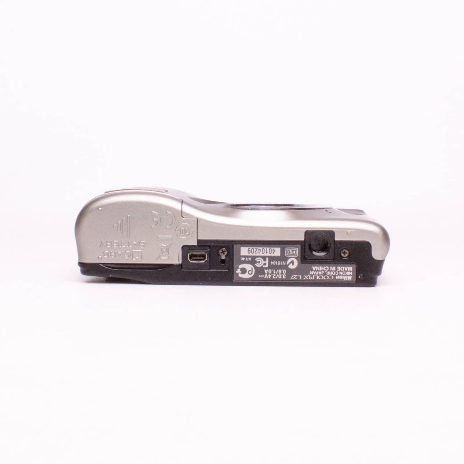 Nikon COOLPIX L27 Digital Cameras Silver Open-Box Excellent Body Only