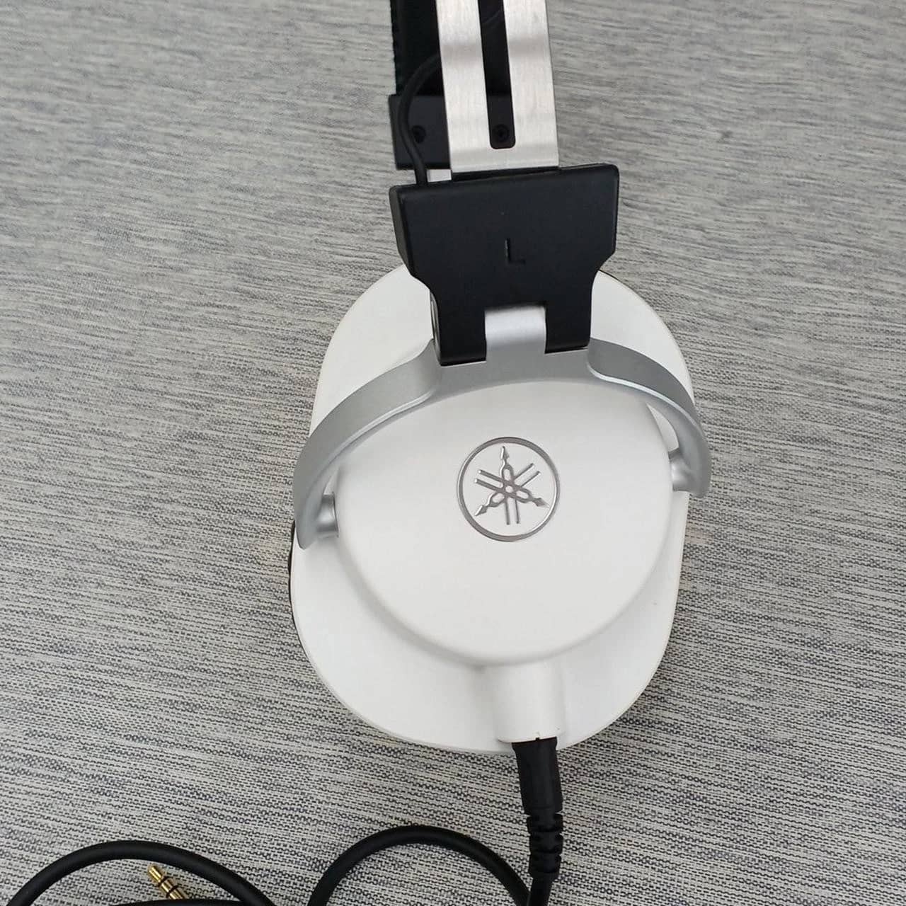 Yamaha HPH-MT5W Headphones & Earbuds White New