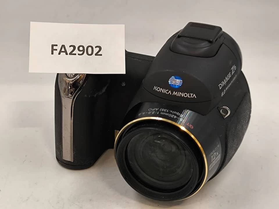 Minolta DiMAGE Z6 Digital Cameras