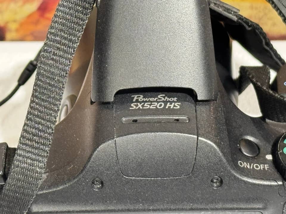 Canon PowerShot SX520 HS Digital Cameras Black Open-Box Excellent Body Only