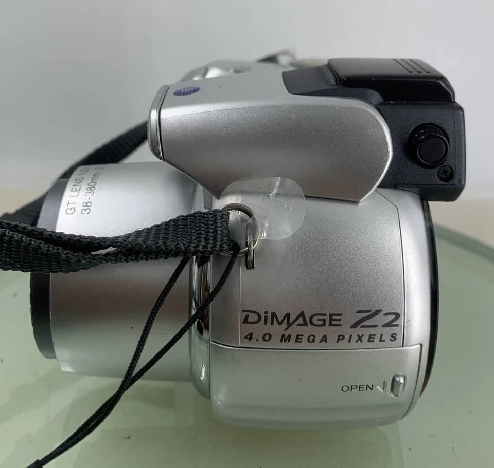 Minolta DiMAGE Z2 Digital Cameras Silver Used - Good