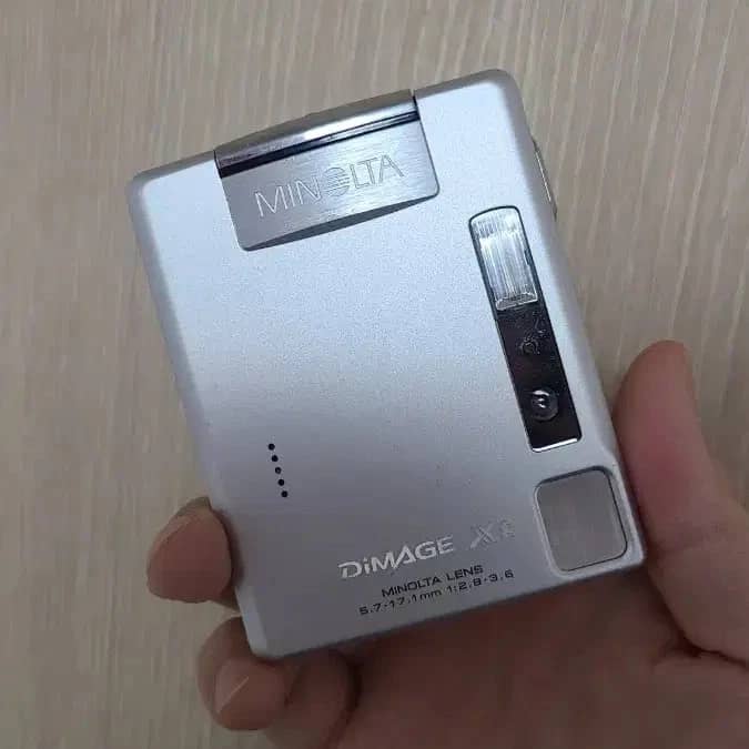 Minolta DiMAGE Xt Digital Cameras
