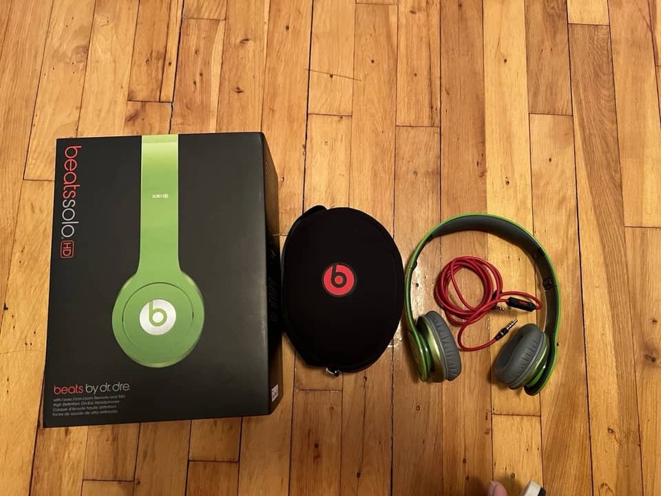 Beats Solo Wireless Headphones & Earbuds 