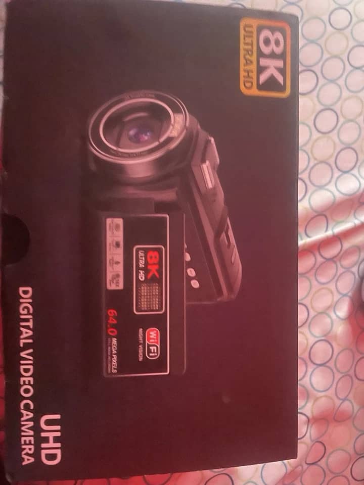 Minolta DiMAGE A1 Digital Cameras