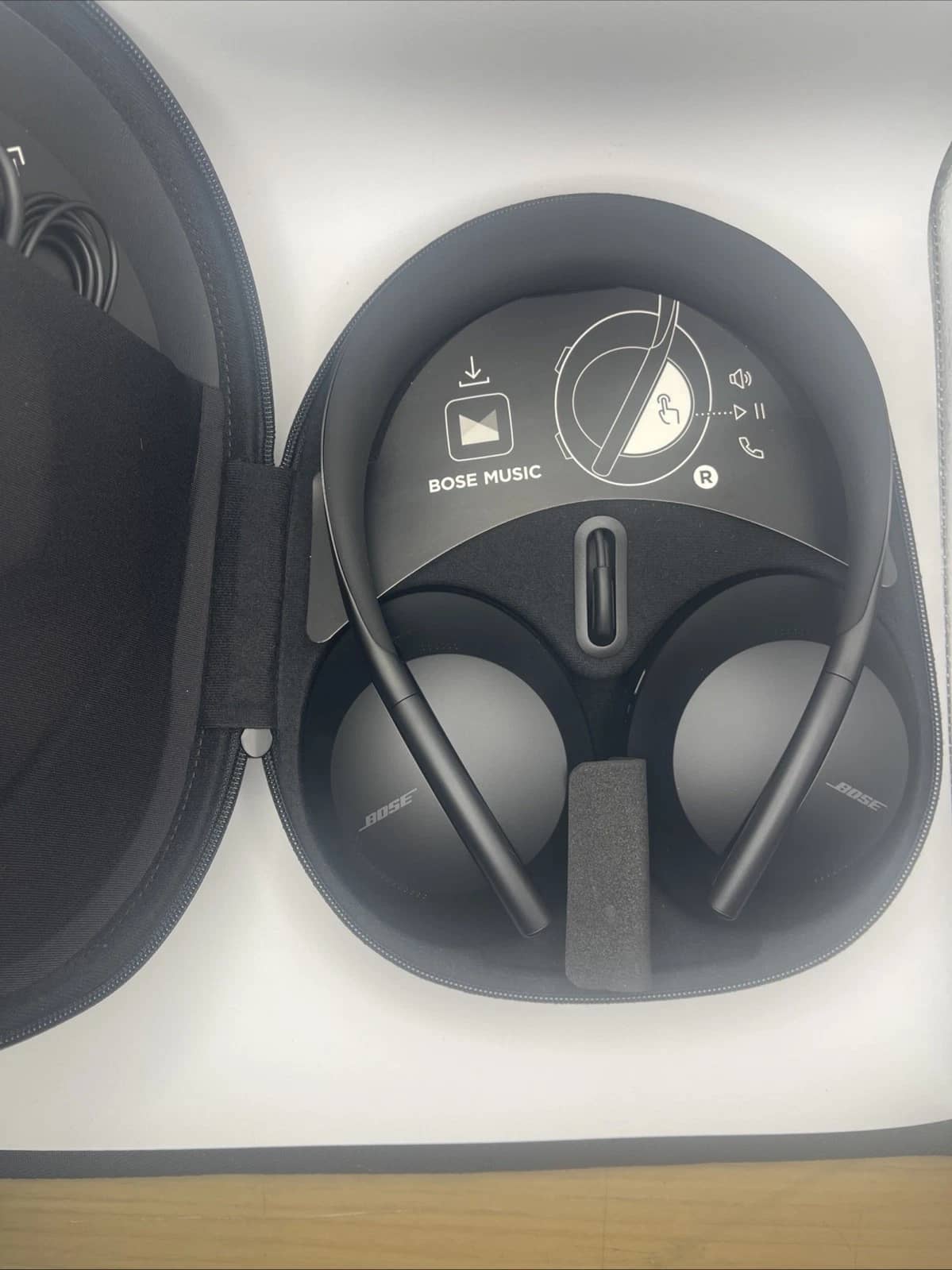 Bose NC700 Headphones & Earbuds Black Open-Box Excellent