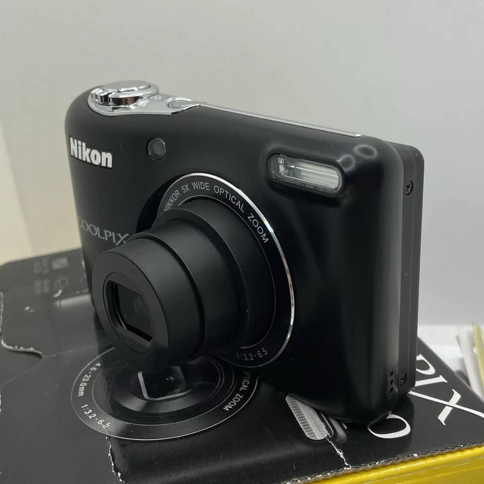 Nikon COOLPIX L30 Digital Cameras Silver Used - Good Body Only