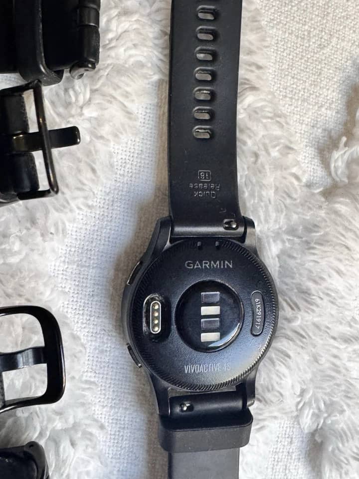 Garmin vivoactive 4S Smartwatches Silver/Gray 40mm New