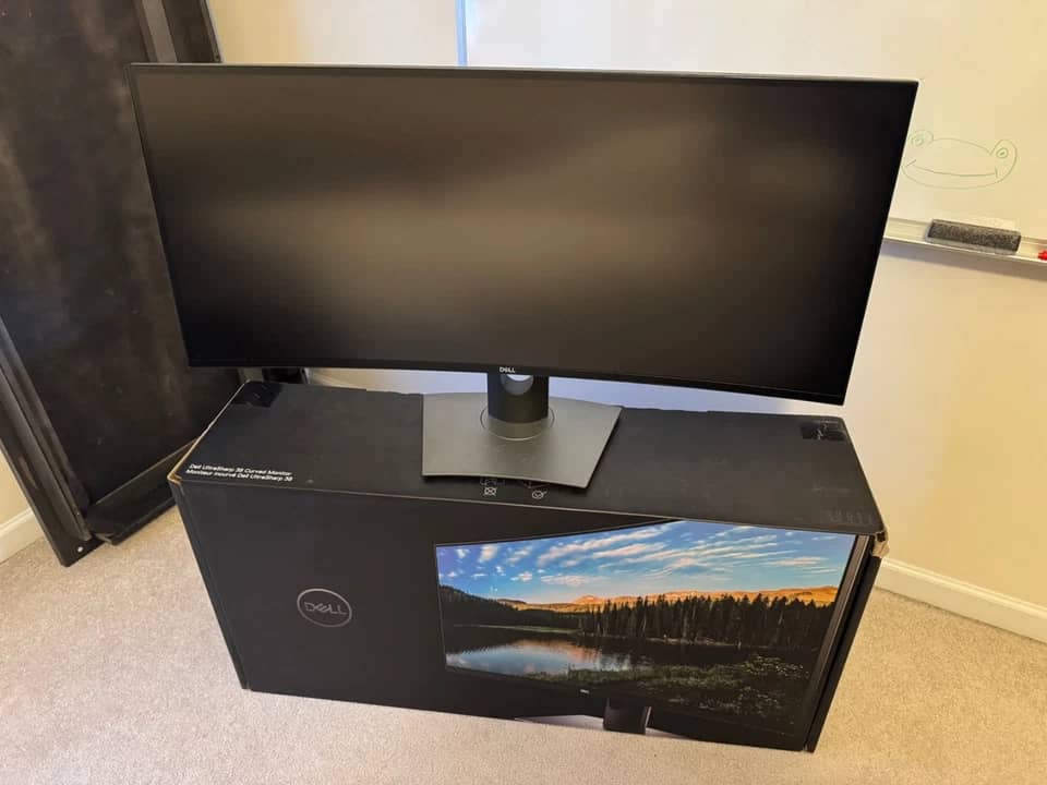 Dell U3818DW Monitors