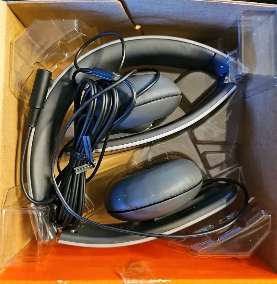 Shure SRH145 Headphones & Earbuds Black New