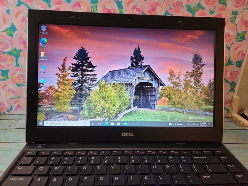 Dell Latitude 3330 Computers