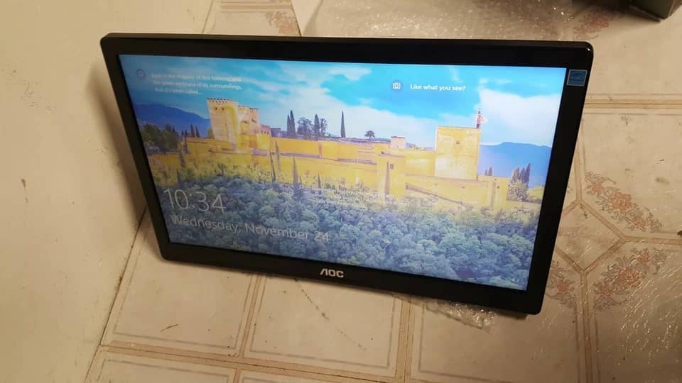 AOC E1659FWU Monitors