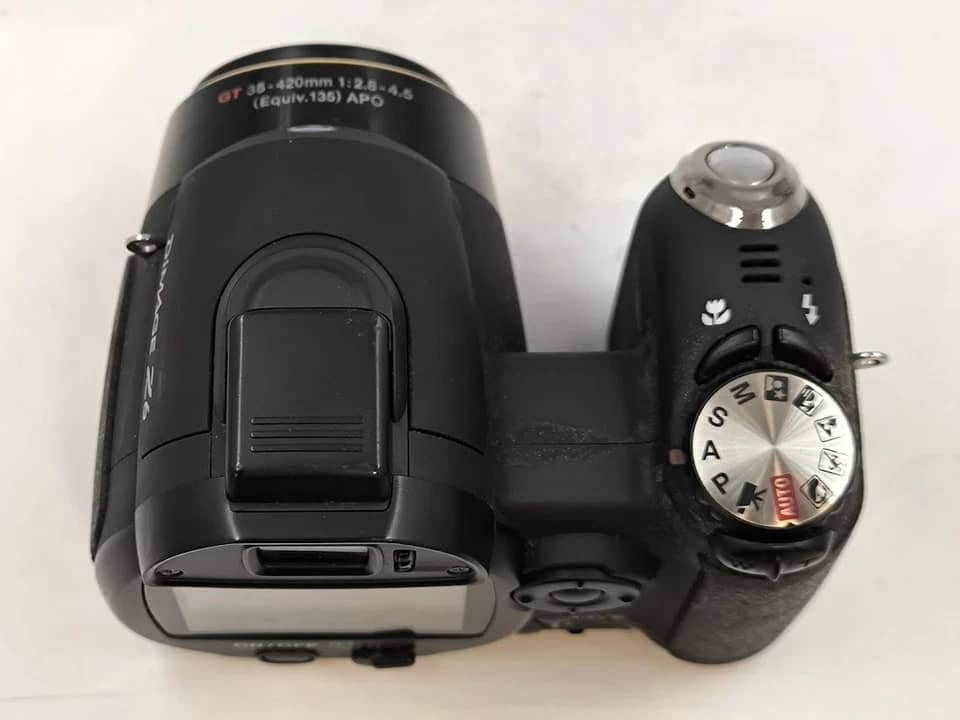 Minolta DiMAGE Z6 Digital Cameras