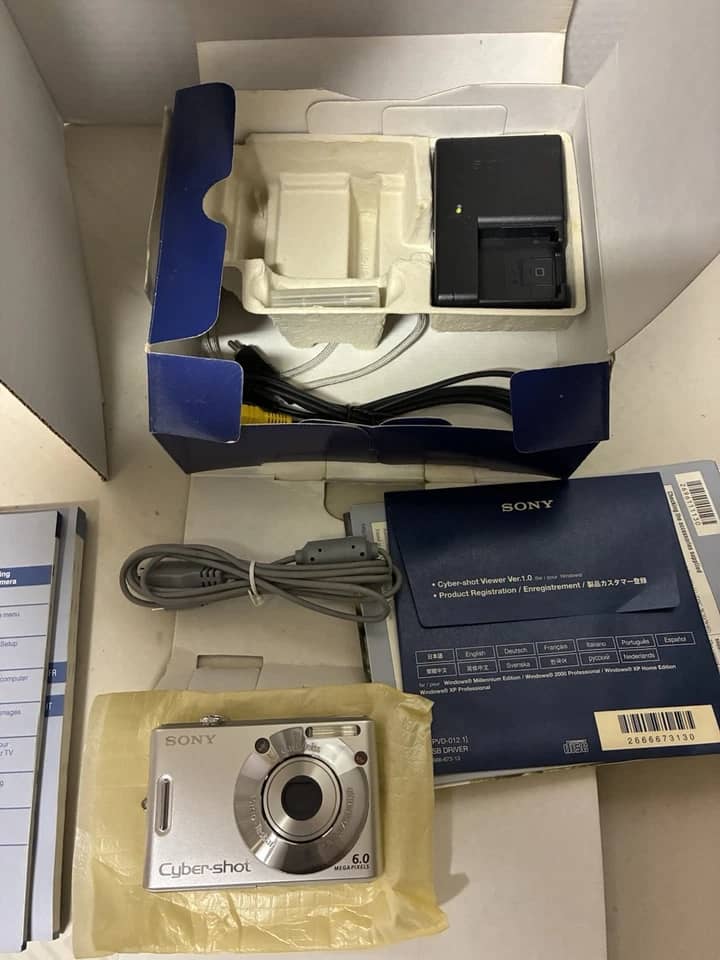 Sony Cyber-shot DSC-W30 Digital Cameras Silver New Body Only
