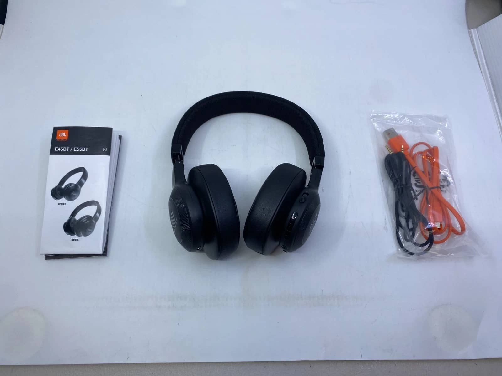 JBL E55BT Headphones & Earbuds Black New