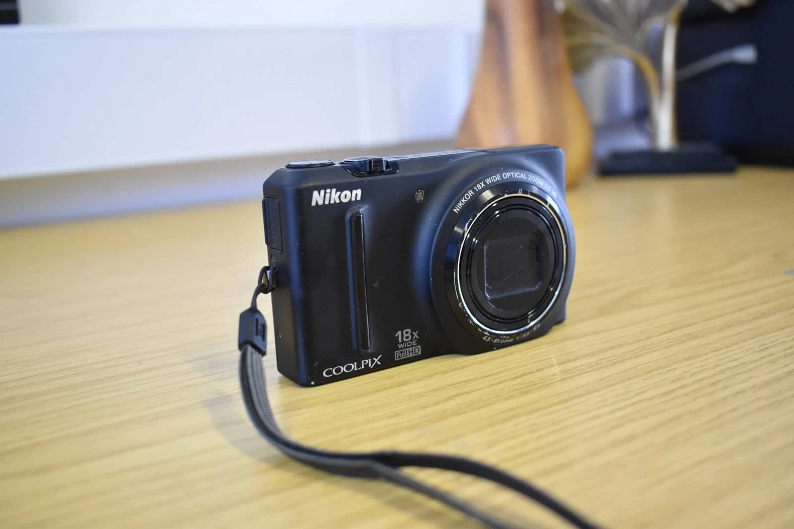 Nikon COOLPIX S9100 Digital Cameras Black New Body Only