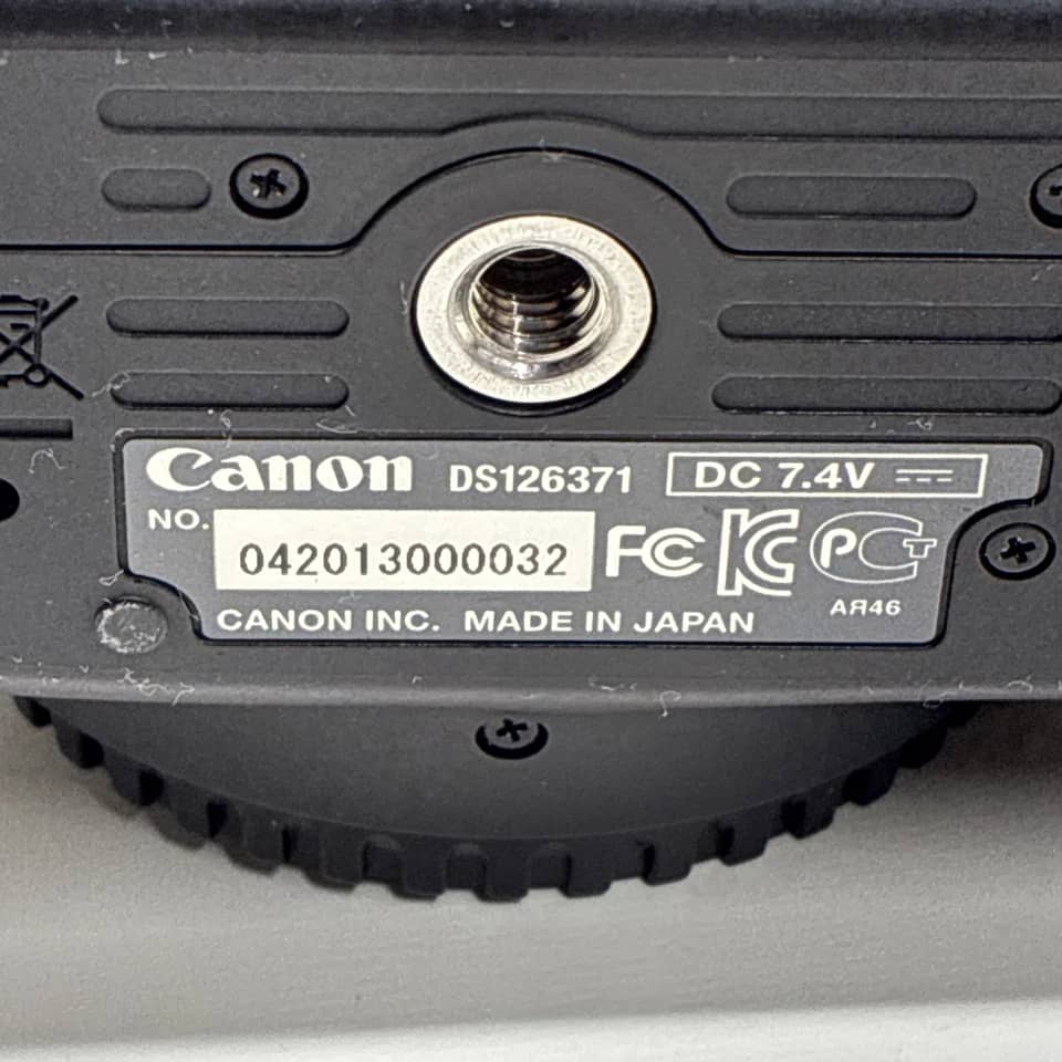 Canon T4I Digital Cameras Black New w/ 18-135mm Kit