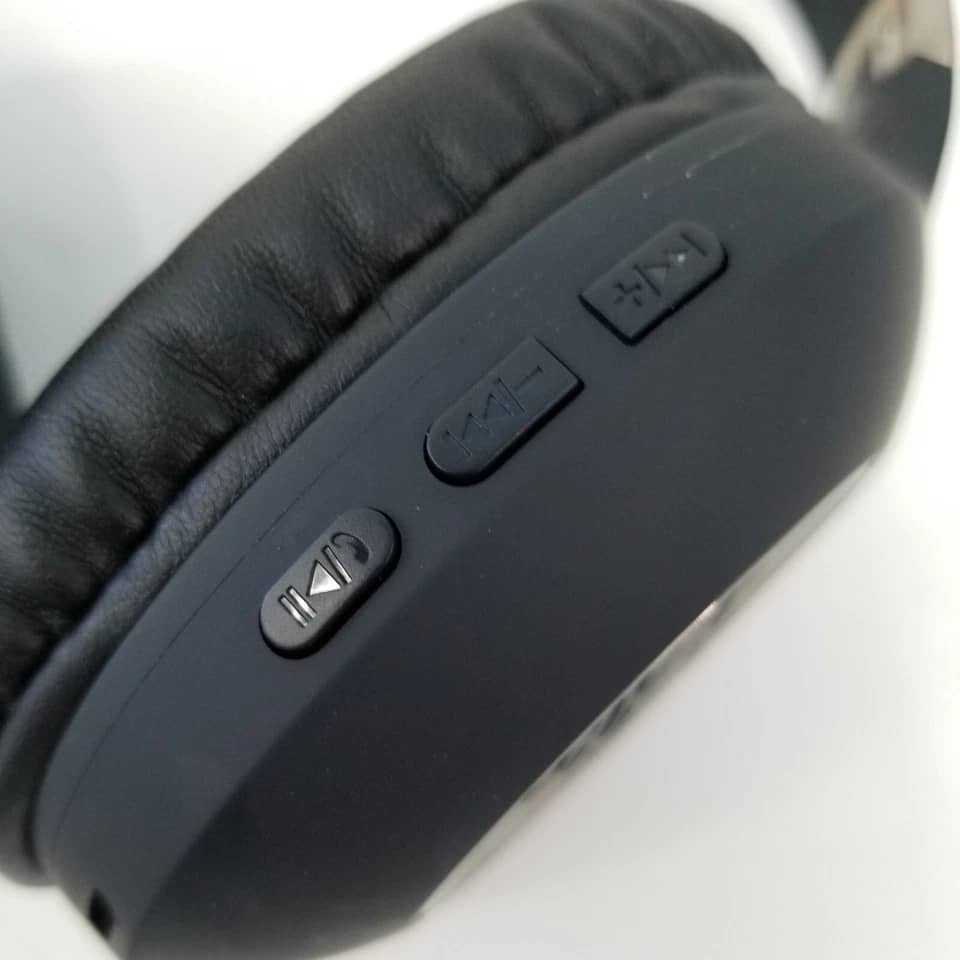 PowerLocus P4 Headphones & Earbuds Black New
