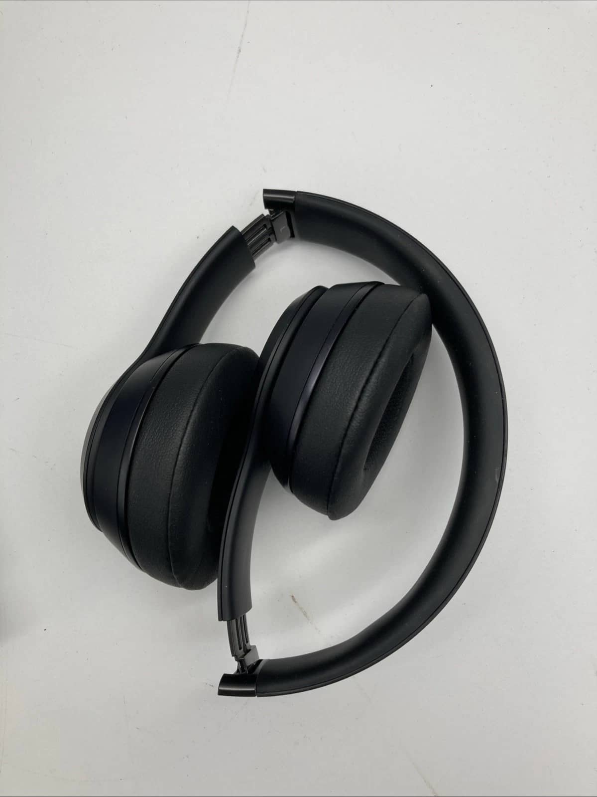 Beats Solo 3 Headphones & Earbuds Red Refurbished - Good