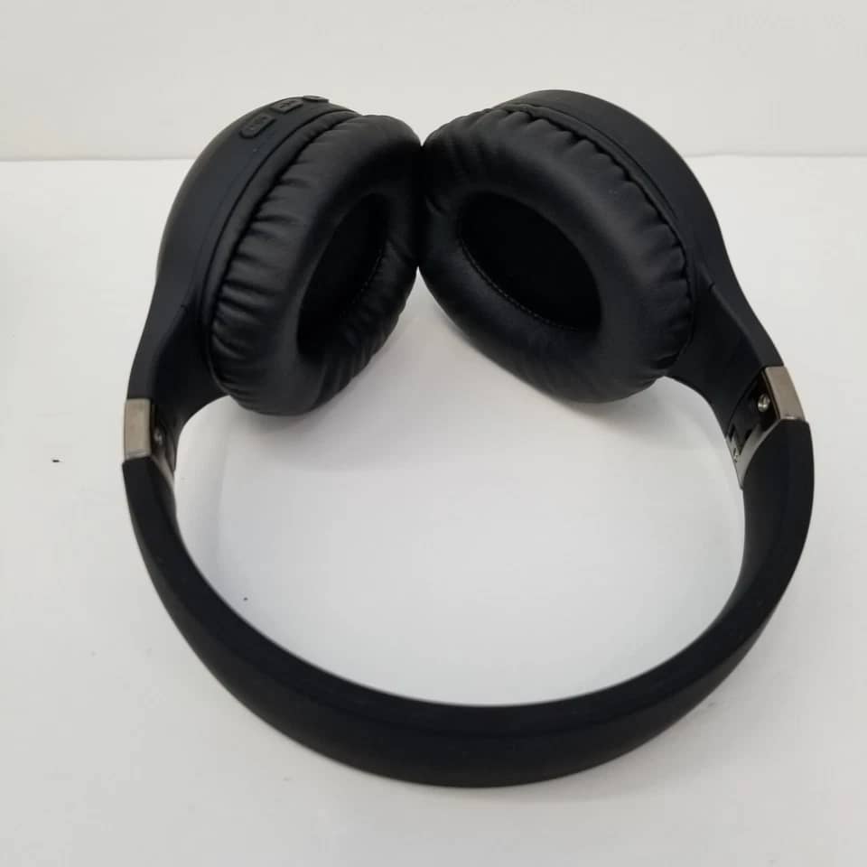 PowerLocus P4 Headphones & Earbuds Black New