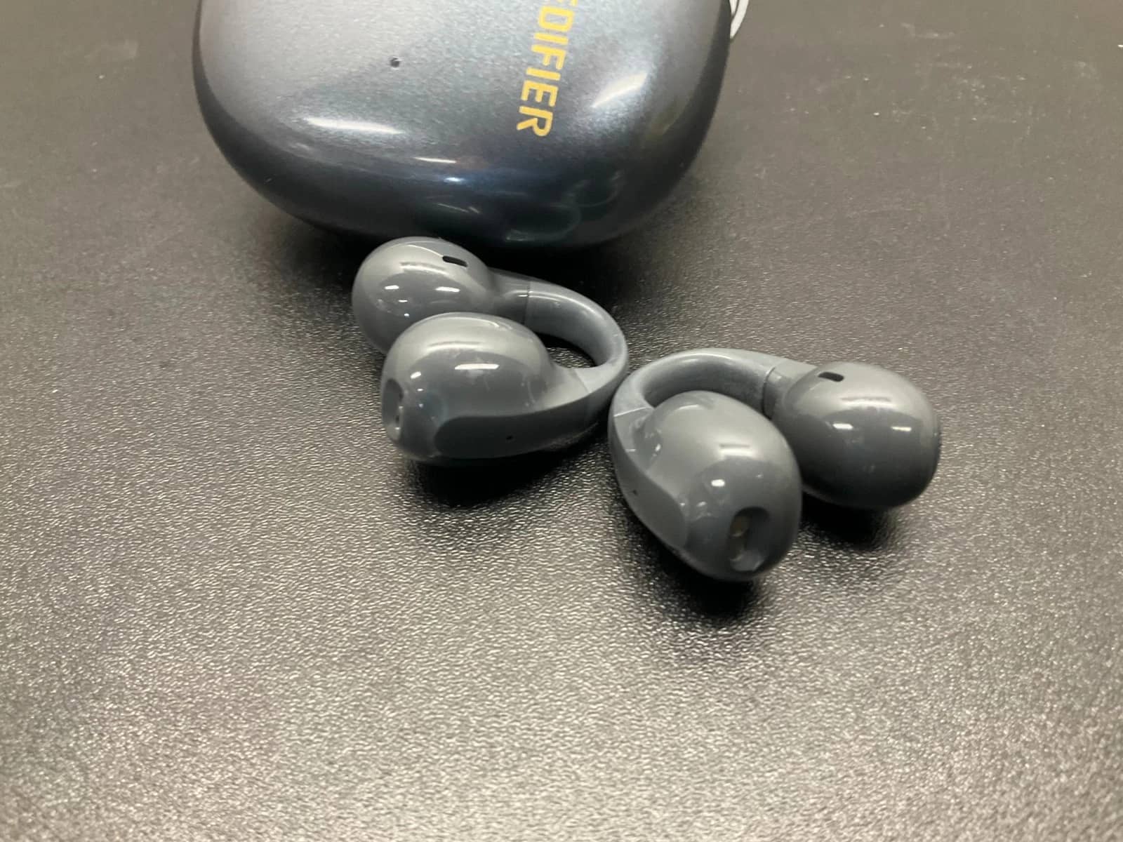 Edifier R1 Headphones & Earbuds Gray New